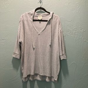 Colortree
1X grey & white top with hood